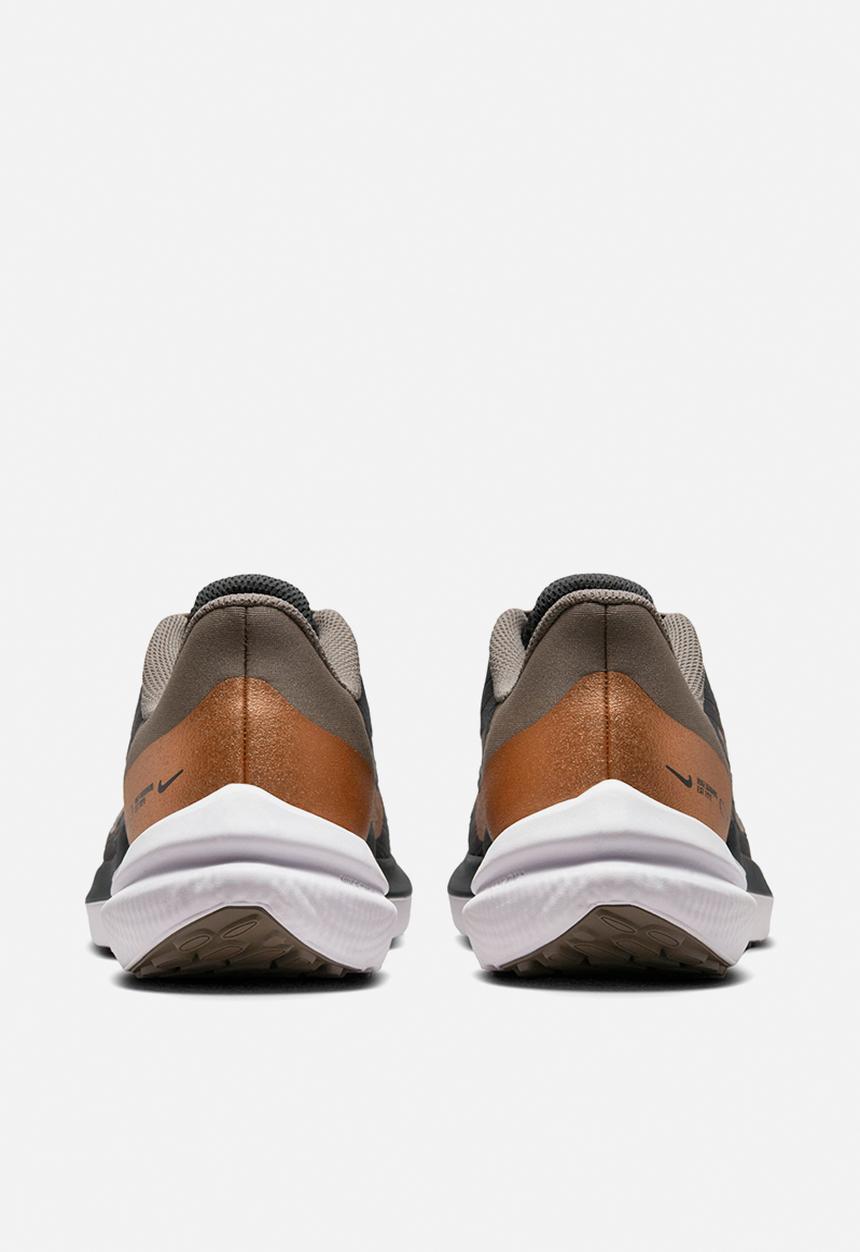 Nike - Nike Winflo 9