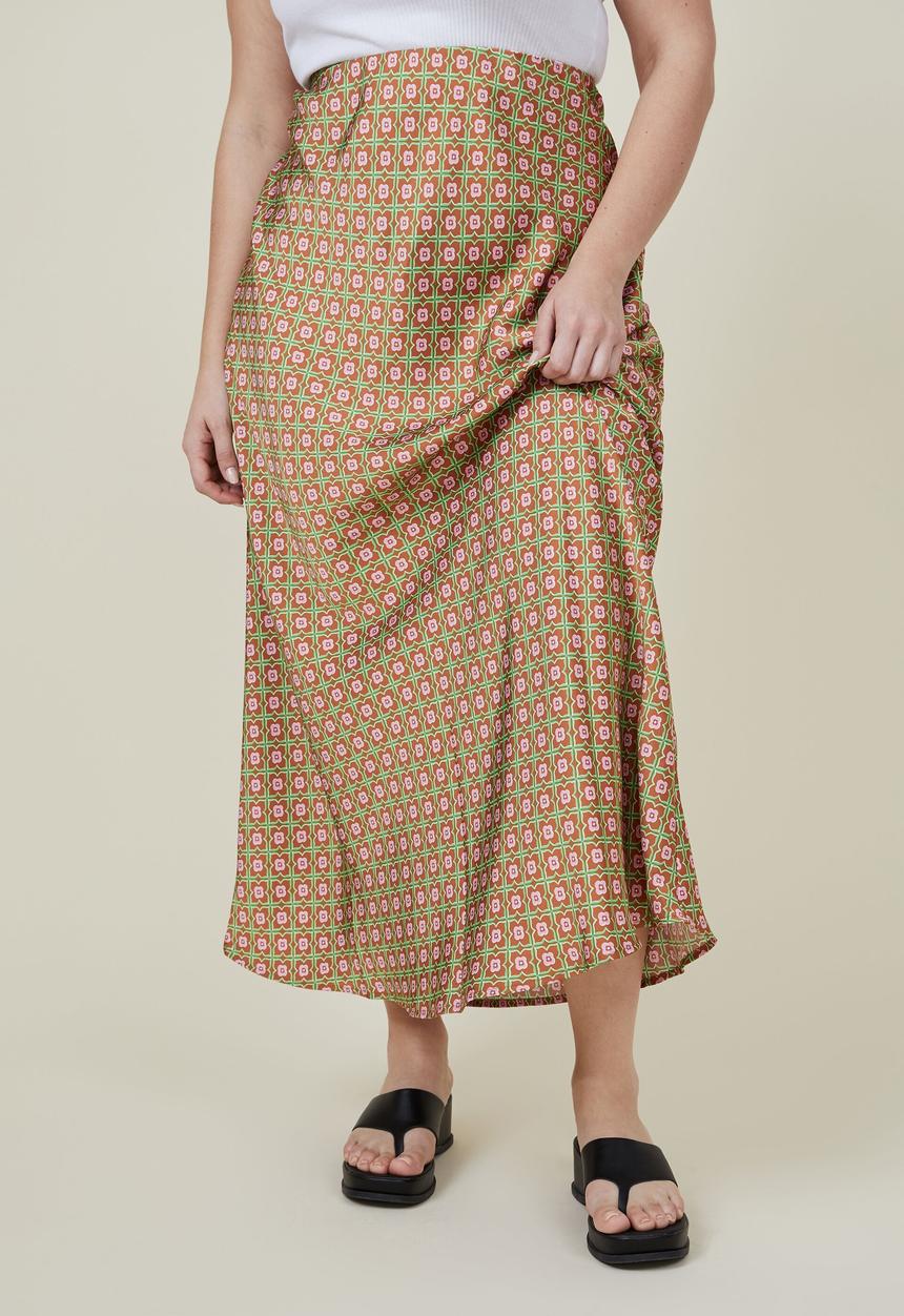 Cotton On - Curve amalfi satin maxi skirt - matilda floral geo