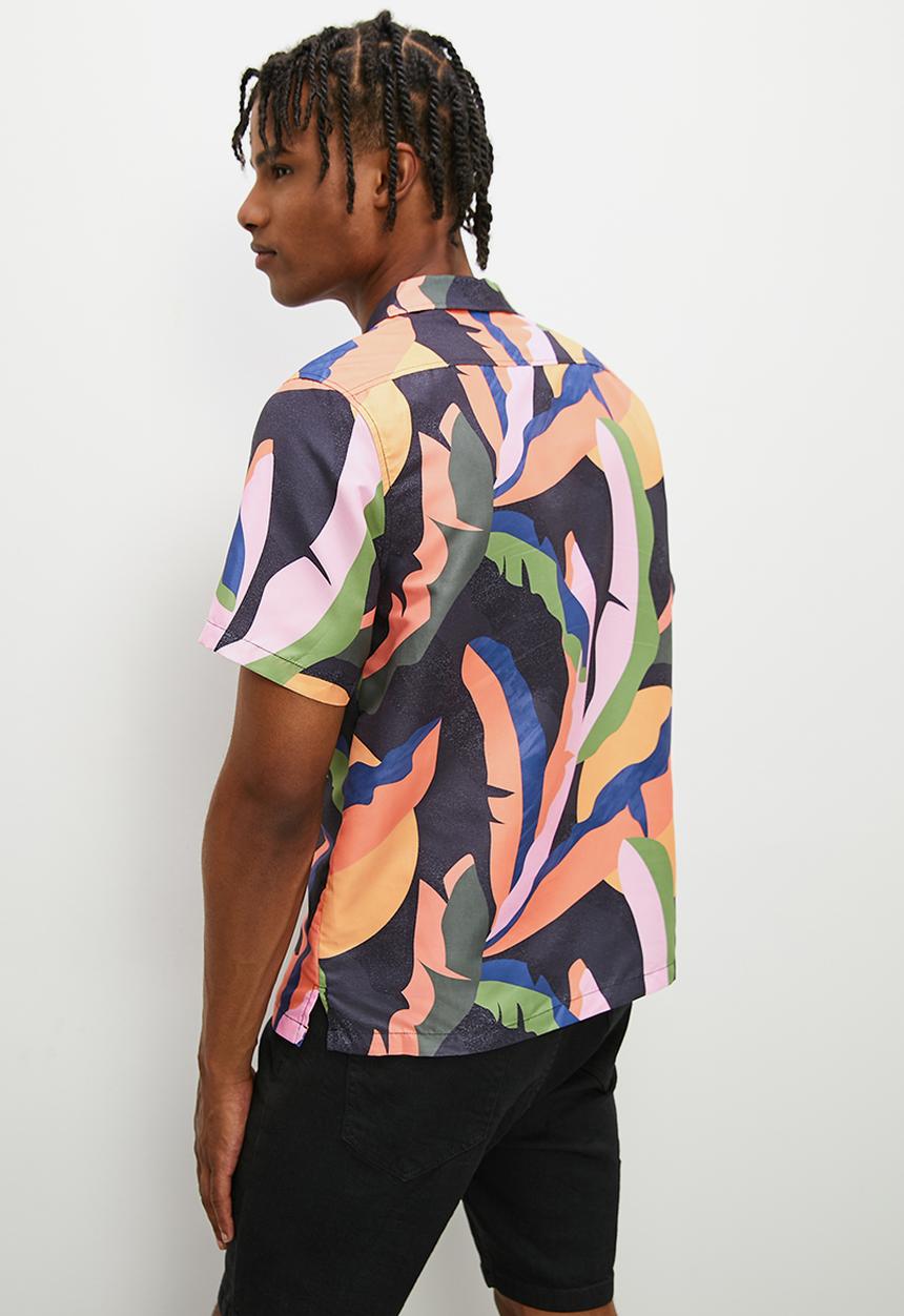 STYLE REPUBLIC - Regular fit mono abstract reverse collar shirt - multi