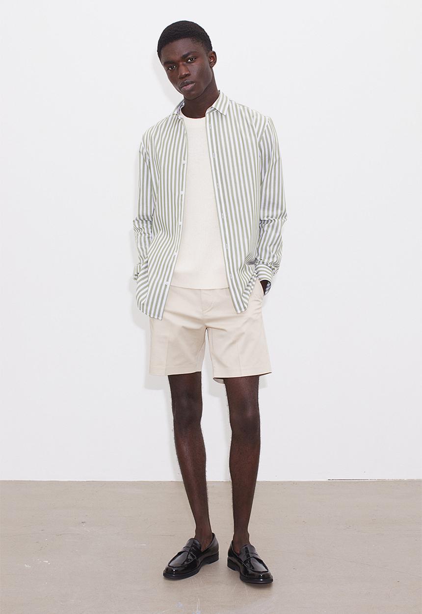 H&M - Regular fit shirt - sage green & white 