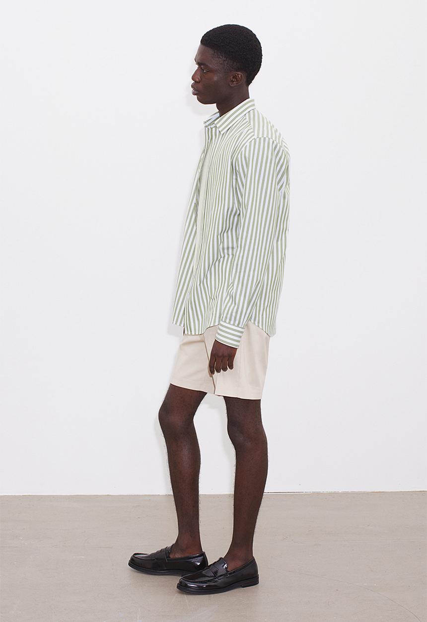 H&M - Regular fit shirt - sage green & white 
