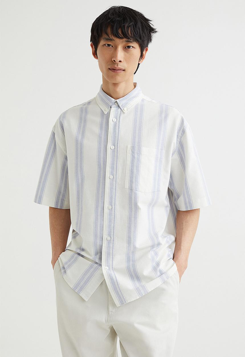 H&M - Oversized fit short sleeved oxford shirt - light blue & white 