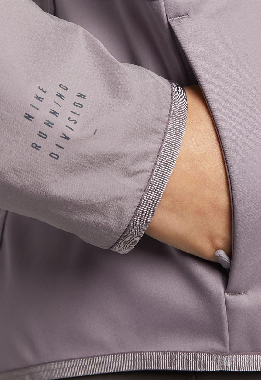 Nike - W nk sf run dvn jkt - purple smoke/black
