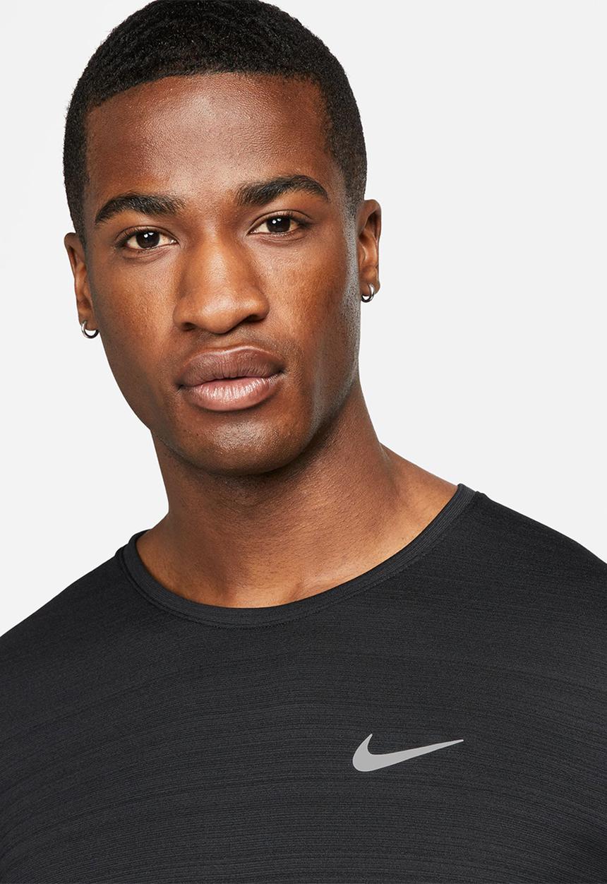 Nike - M nk df miler top short sleeve - black/reflective silver