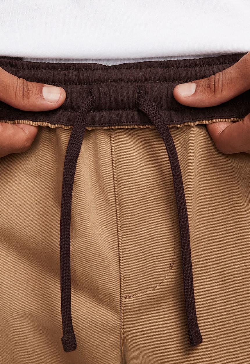 Nike - M nsw spu wvn pant - dk driftwood & brown basalt