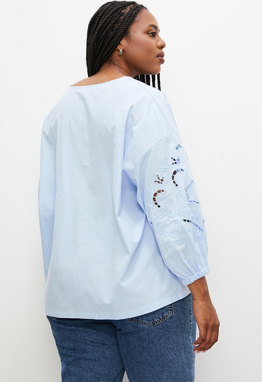 Superbalist - Anglaise v-neck top - blue