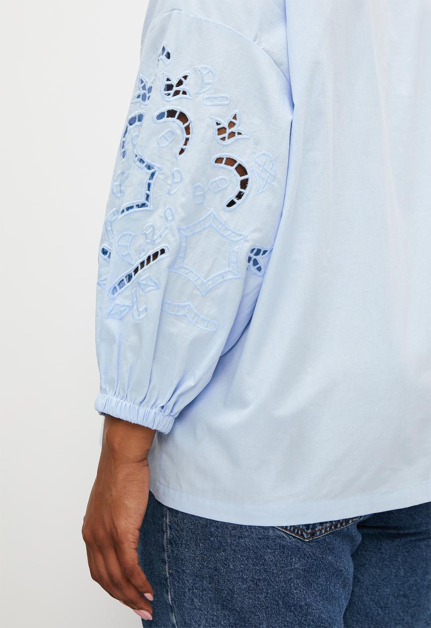 Superbalist - Anglaise v-neck top - blue