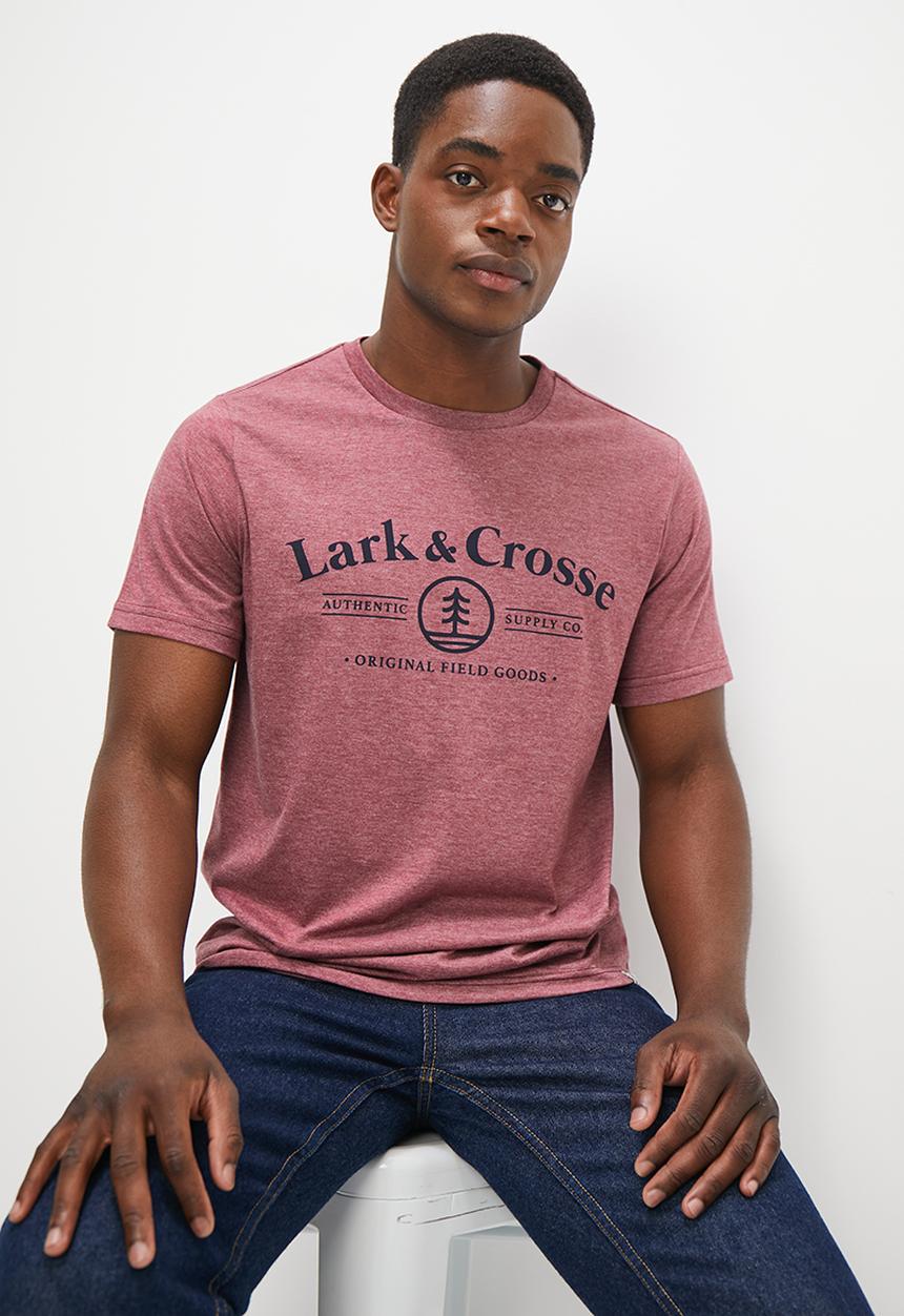 Lark & Crosse - L&c chest logo tee - burgundy