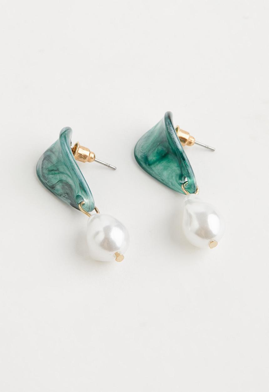 Superbalist - Julia faux pearl earrings - green & cream
