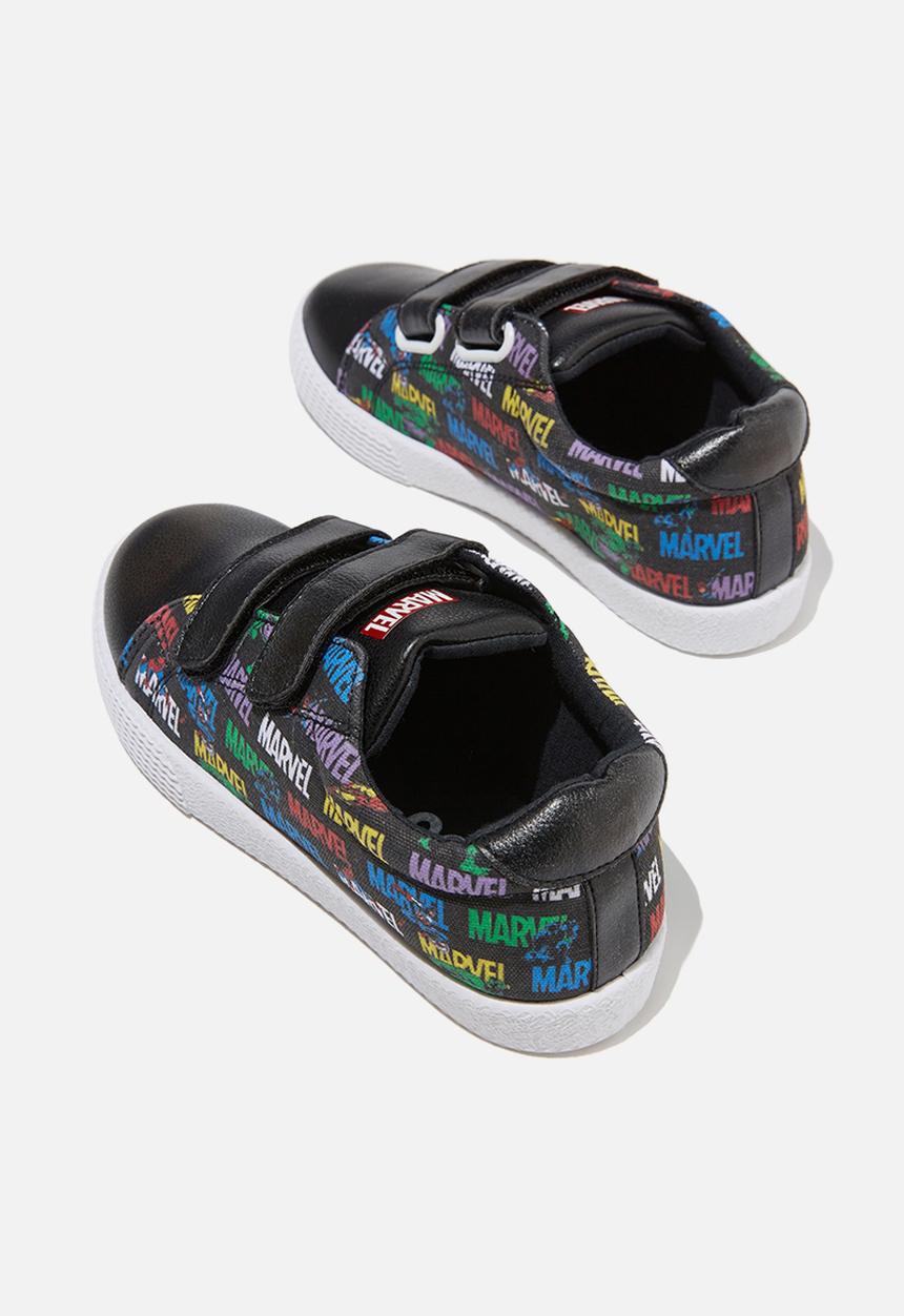Cotton On - Licensed double strap trainer - lcn mar marvel logo/multi repeat