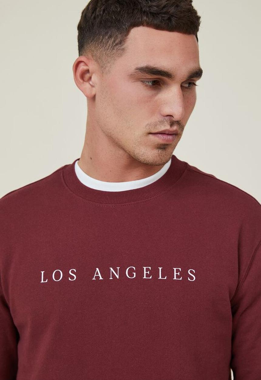 Cotton On - Graphic crew fleece - dark carmine/los angeles spaced