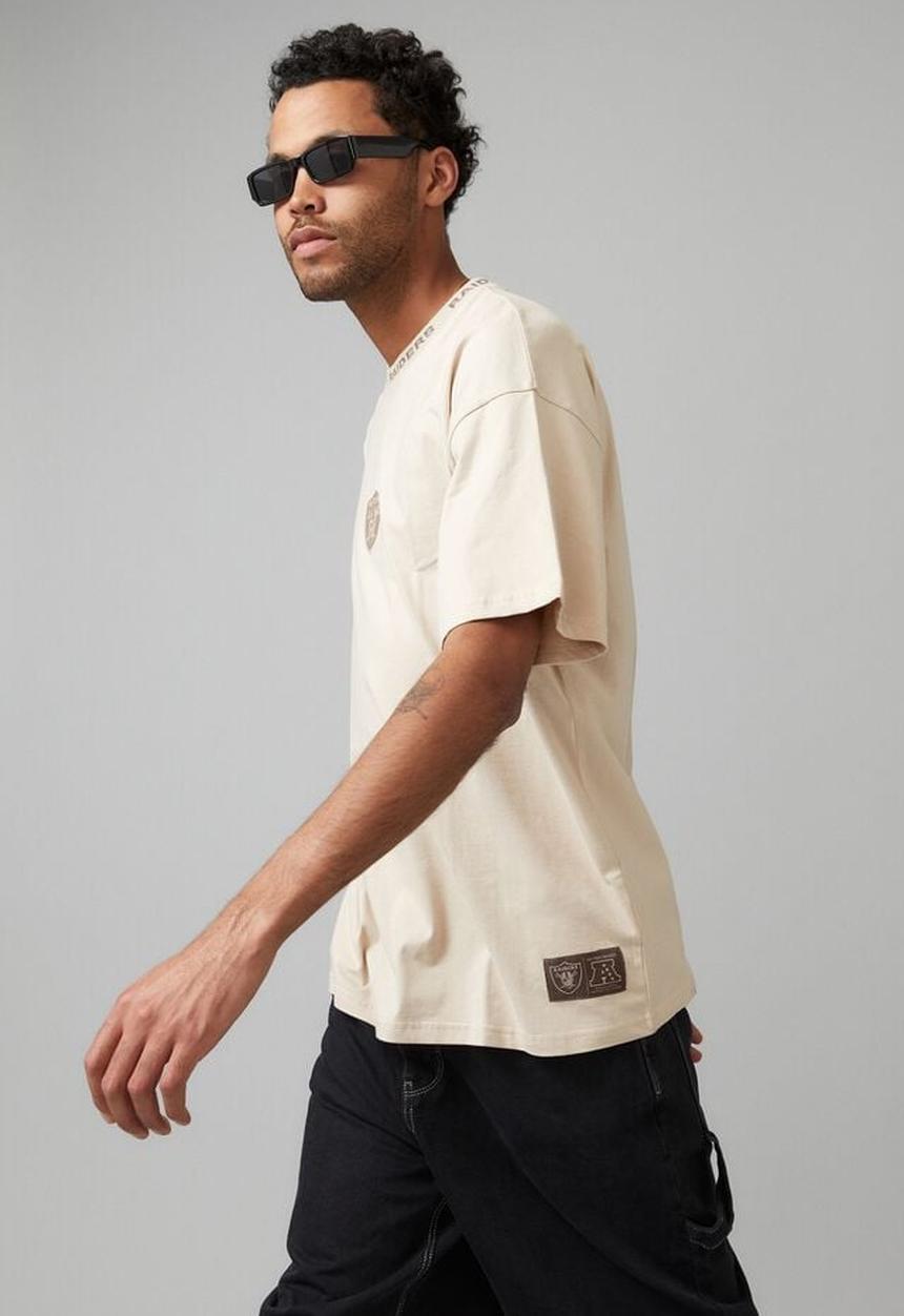 Cotton On - Oversized nfl T-shirt - lcn nfl beige/raiders neck rib