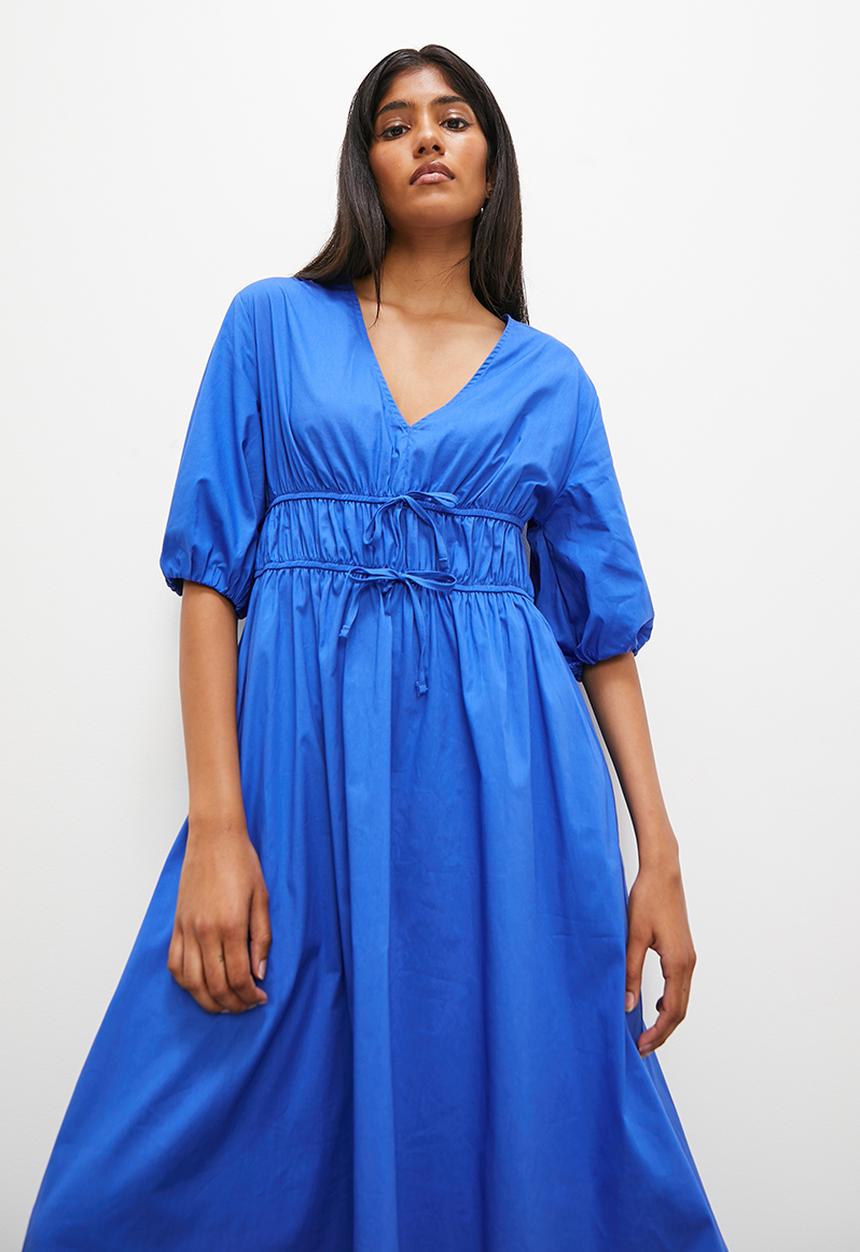 Superbalist - Voluminous midi dress with front tie detail - majestic blue