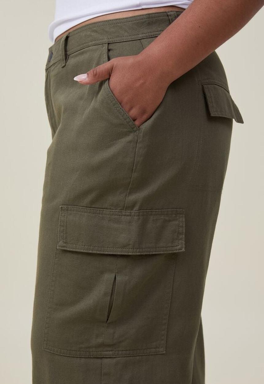 Cotton On - Curve bobbie cargo pant - soft olive