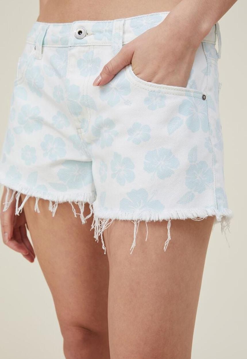 Cotton On - Low rise denim short - retro hibiscus seaside blue