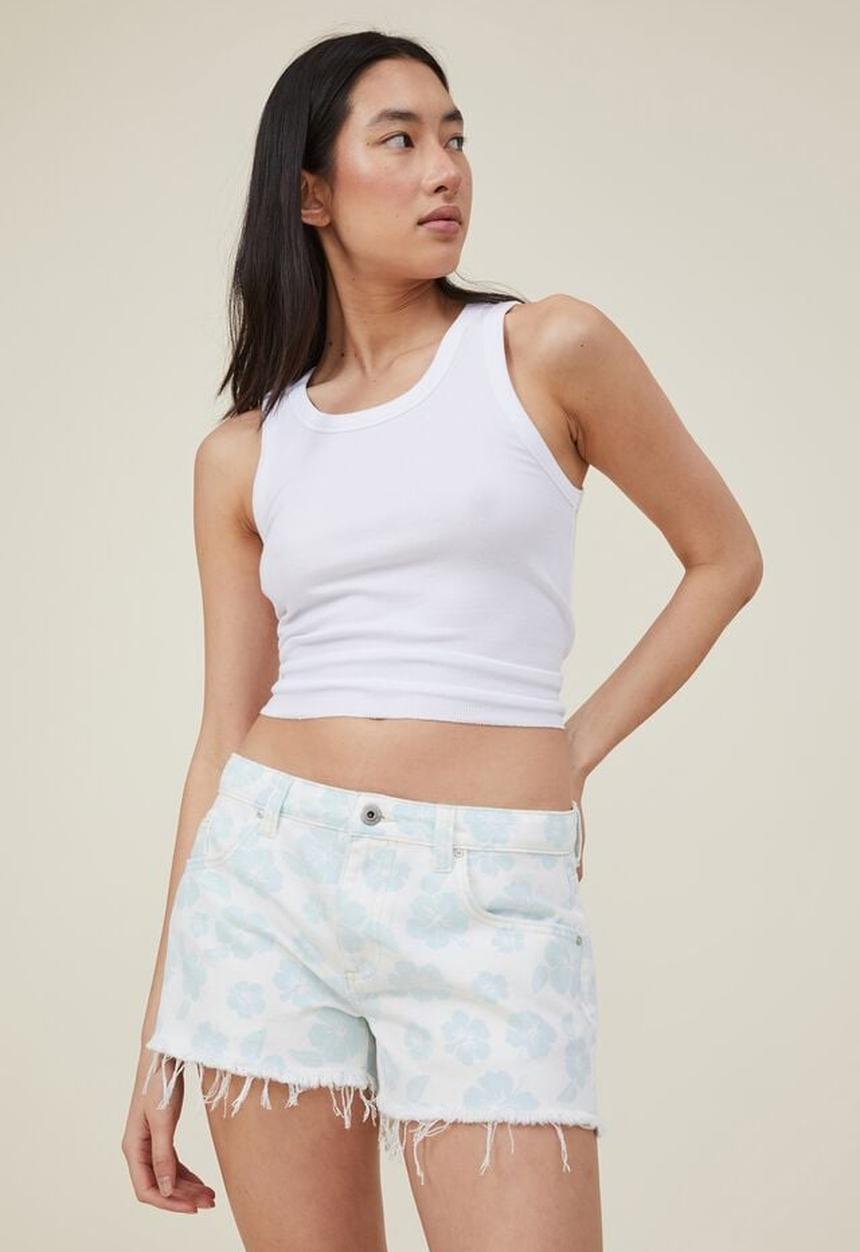 Cotton On - Low rise denim short - retro hibiscus seaside blue