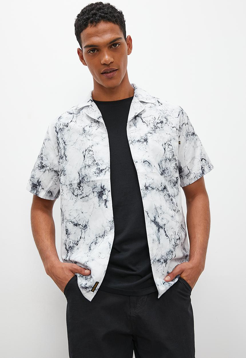 STYLE REPUBLIC - Marble print short sleeve revere collar shirt - black & white