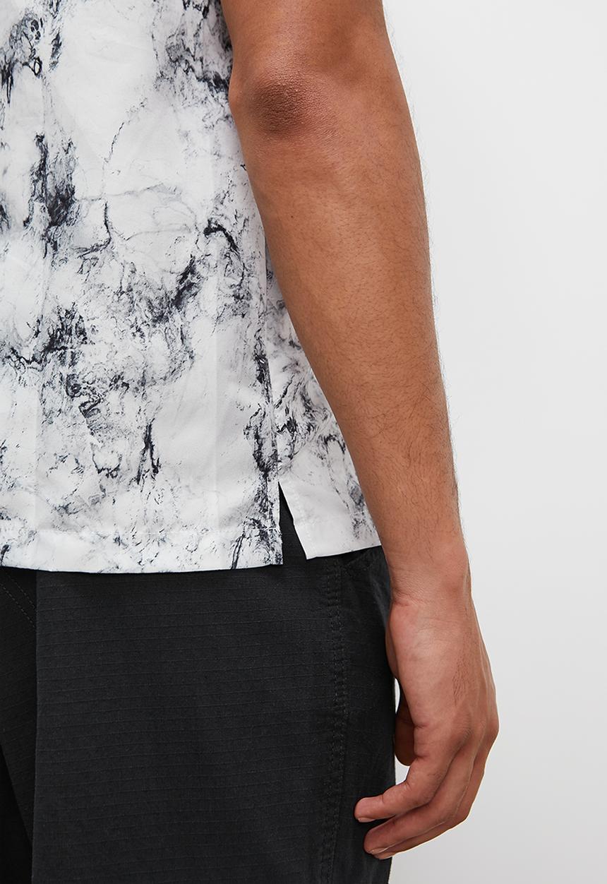 STYLE REPUBLIC - Marble print short sleeve revere collar shirt - black & white