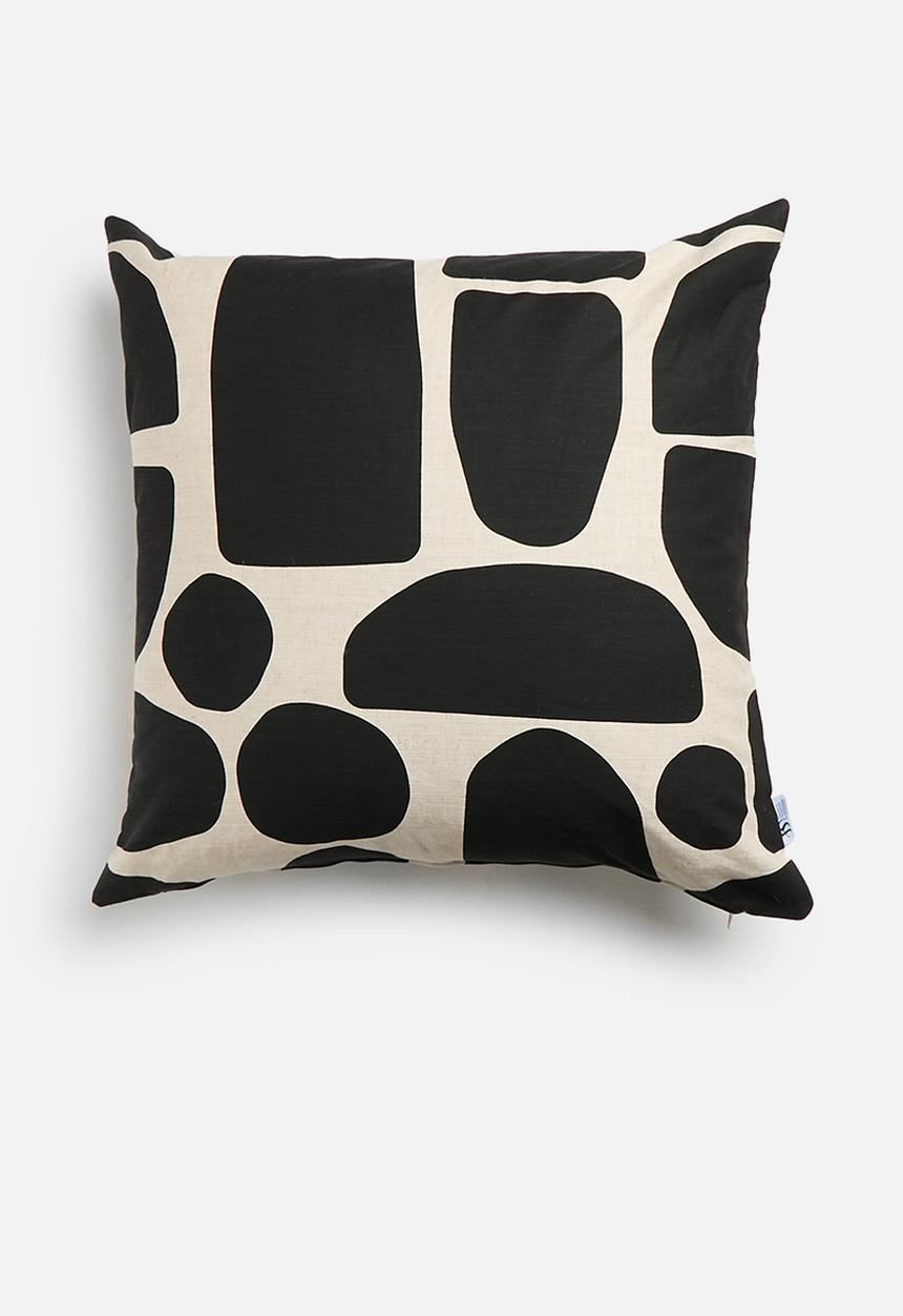 Sixth Floor - Mendi cushion cover - black & neutral 