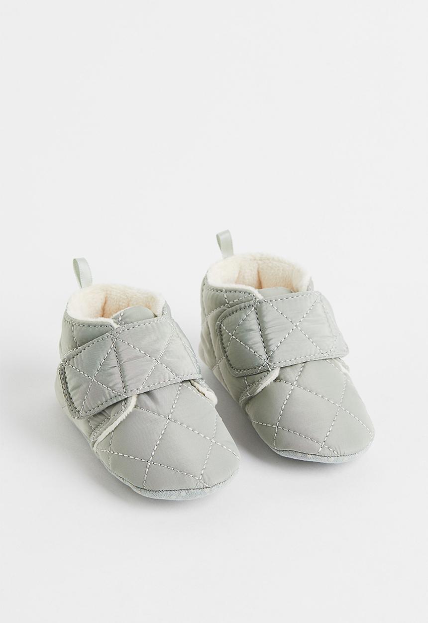 H&M - Quilted slippers - light green
