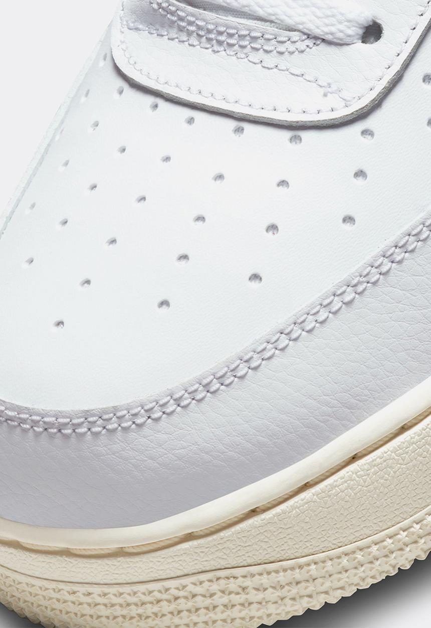 Nike - Air Force 1 '07 LV8