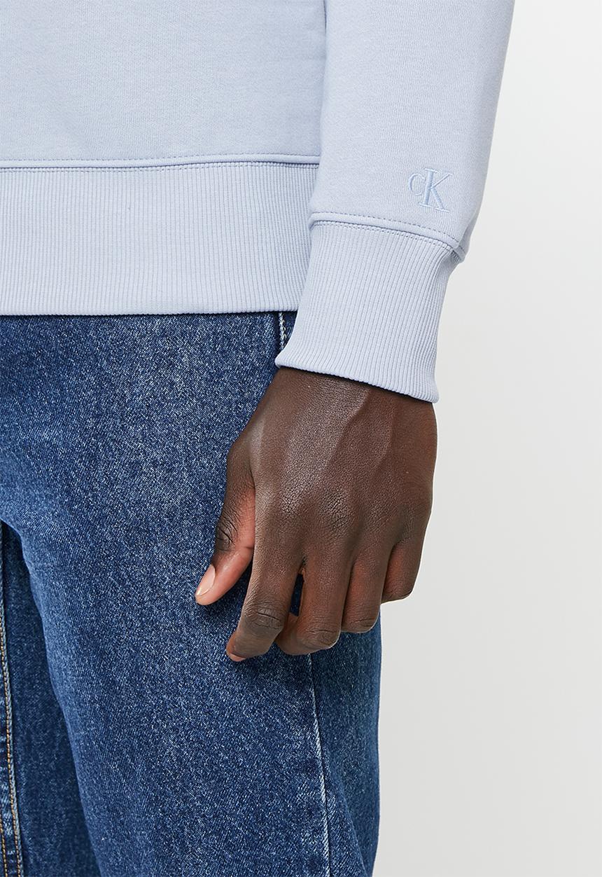 Calvin Klein - Monogram logo crew neck - silver sky