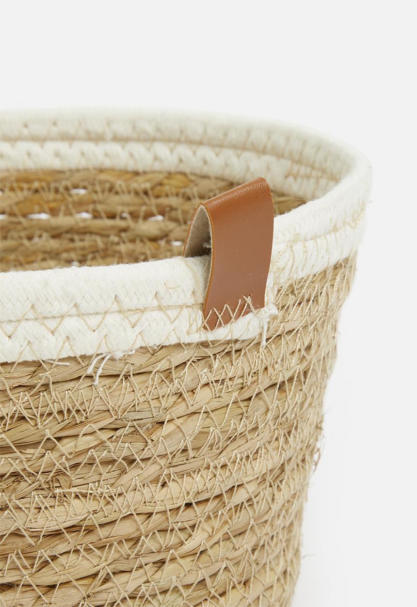 Storage Solutions - Seagrass basket - white and natural