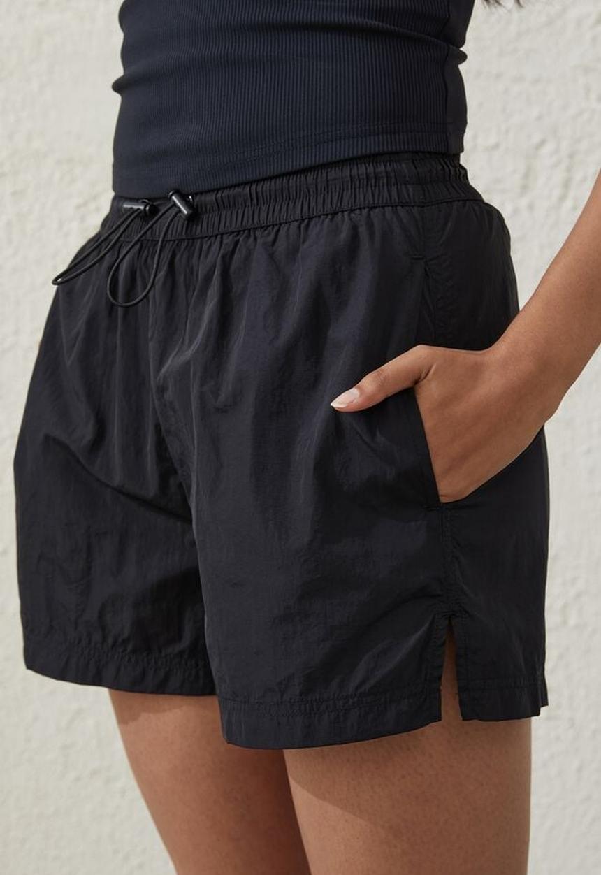 Cotton On - Active woven short - black