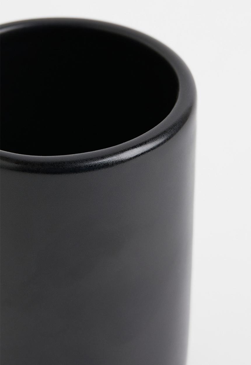 H&M - Earthenware toothbrush mug - black