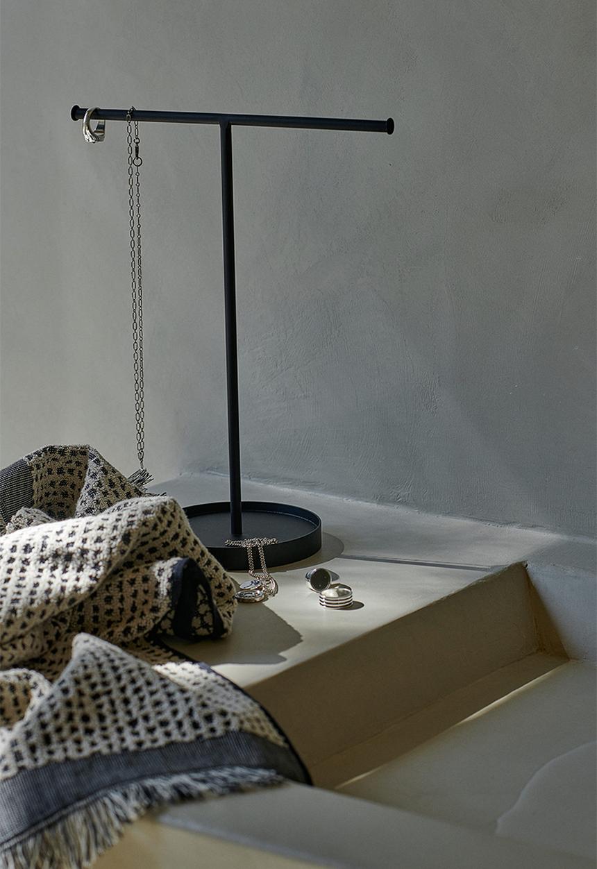 H&M - Metal jewellery stand - black