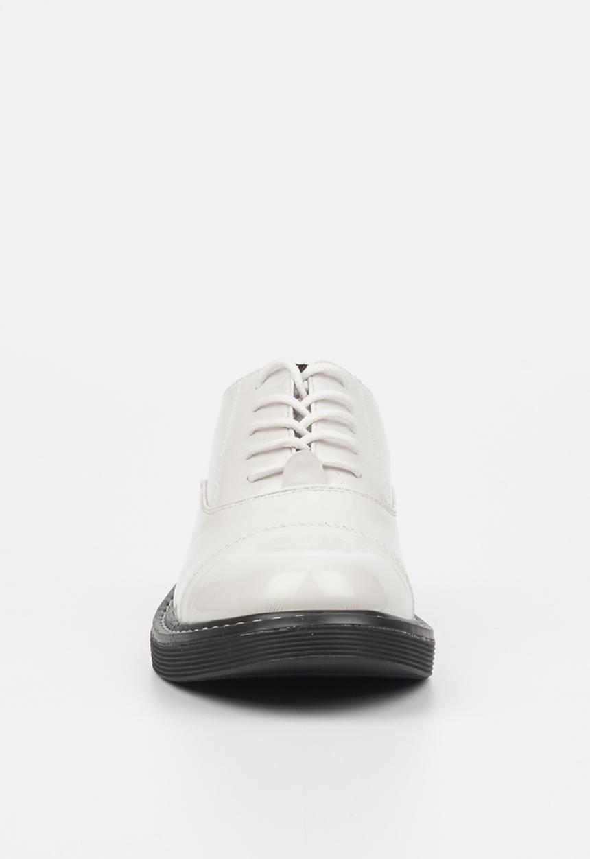 Miss Black - Princeton1 derby - bone