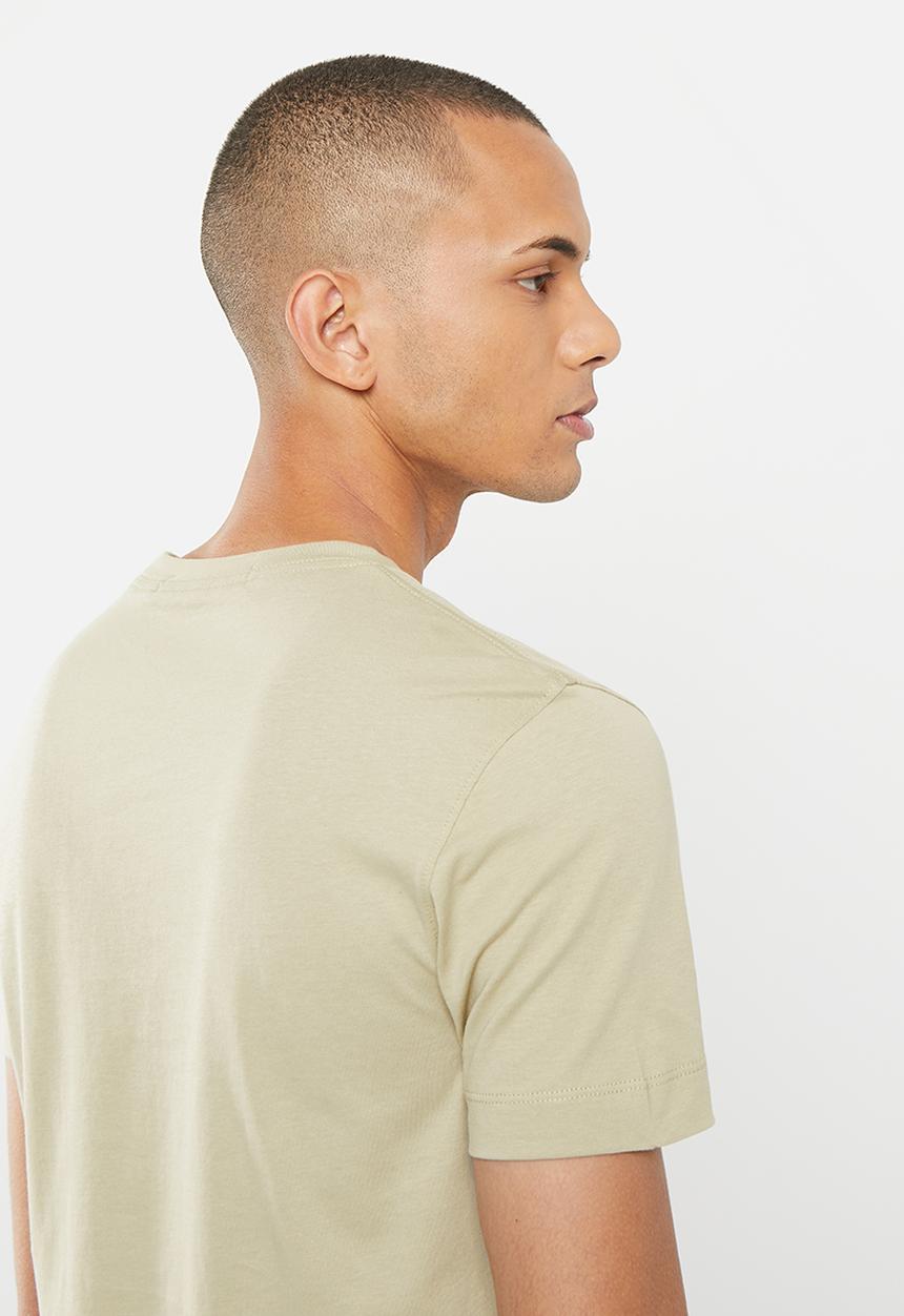 Calvin Klein - Stacked logo tee - wheat fields