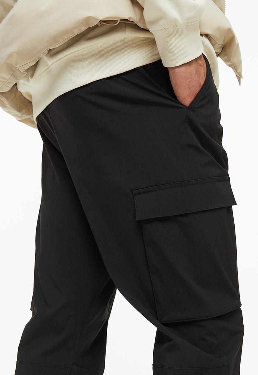 H&M - Nylon cargo joggers - black