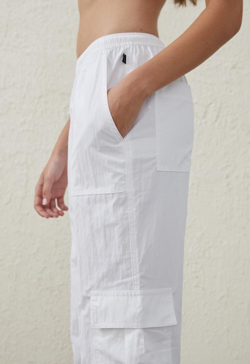 Cotton On - Parachute cargo pant - white