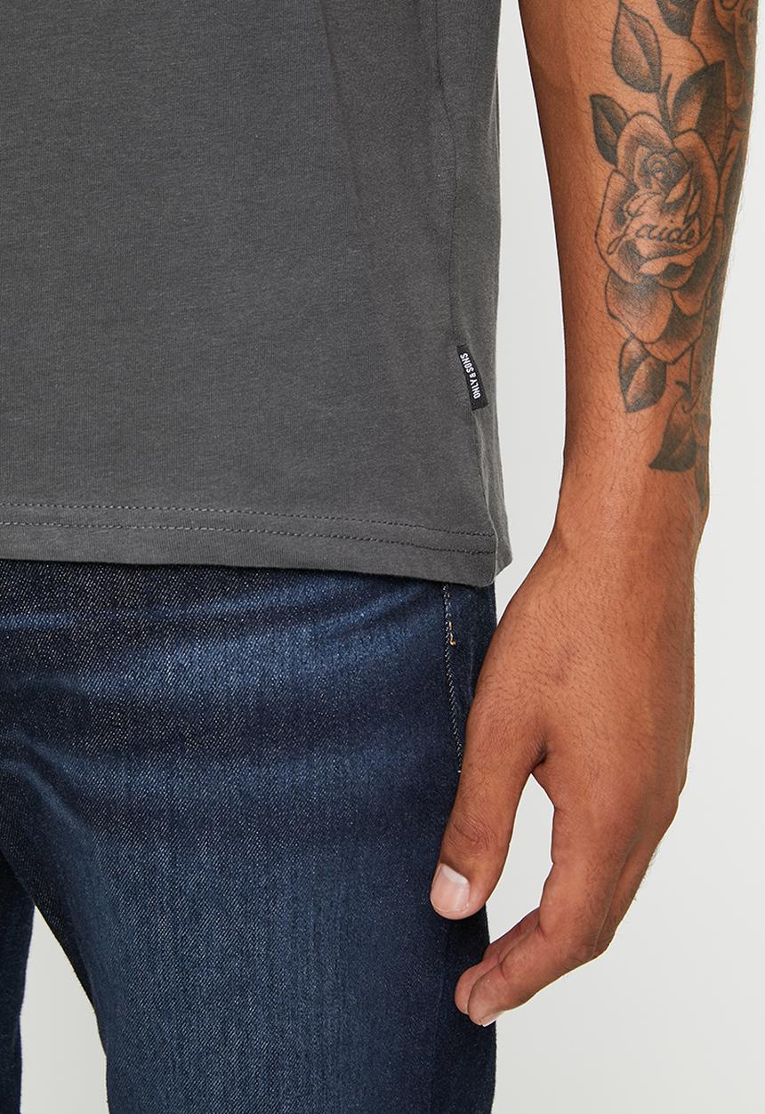 Only & Sons - Onssquidgame reg short sleeve tee - dark grey