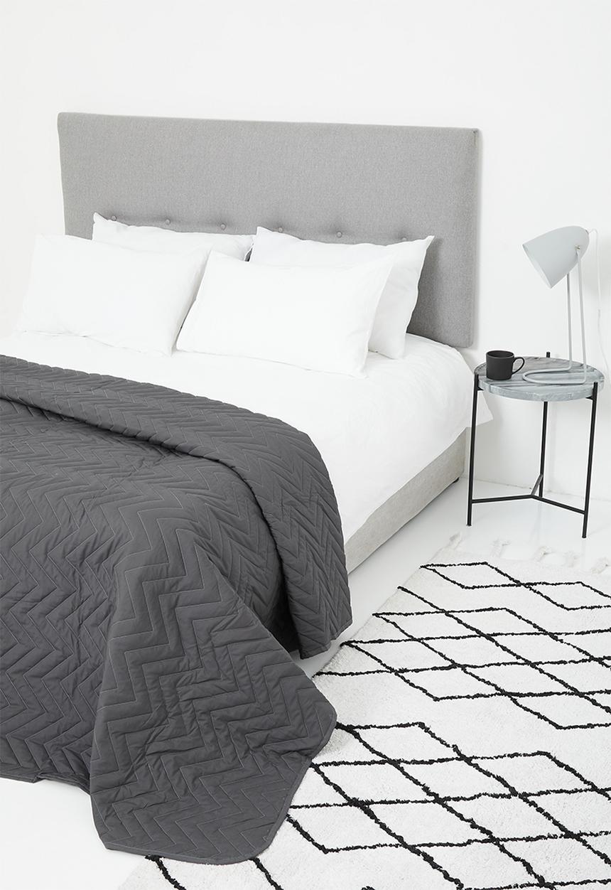 Sixth Floor - Chevron cotton quilt - charcoal
