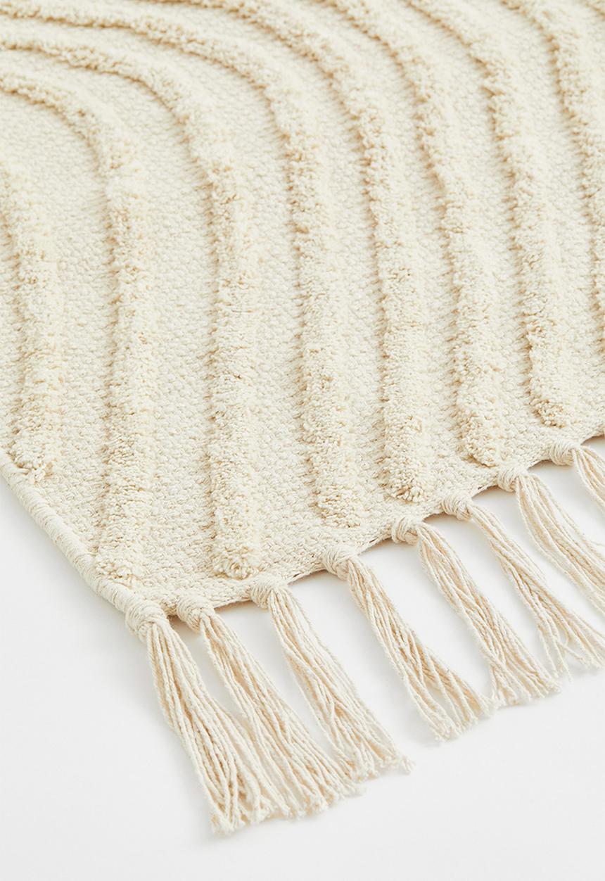 H&M - Tufted-pattern rug - beige