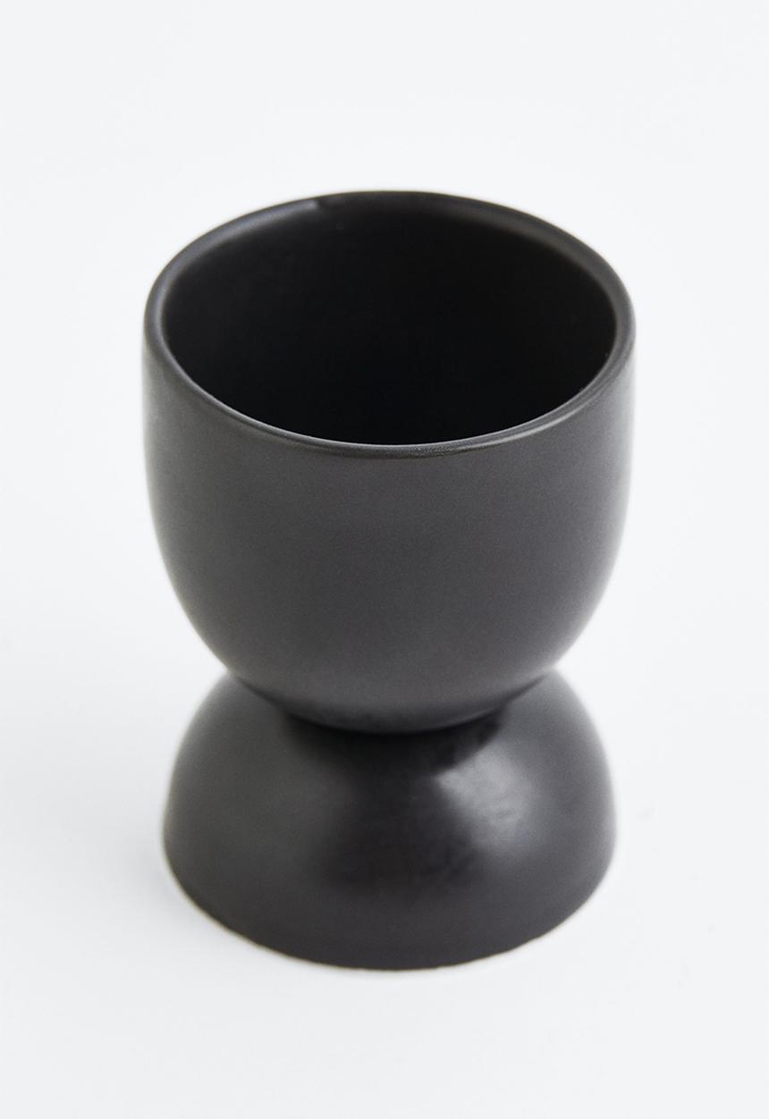 H&M - Porcelain egg cup - black