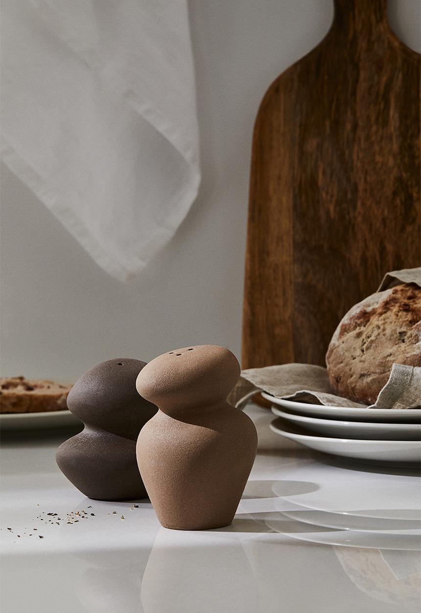 H&M - Ceramic salt and pepper set - beige/brown