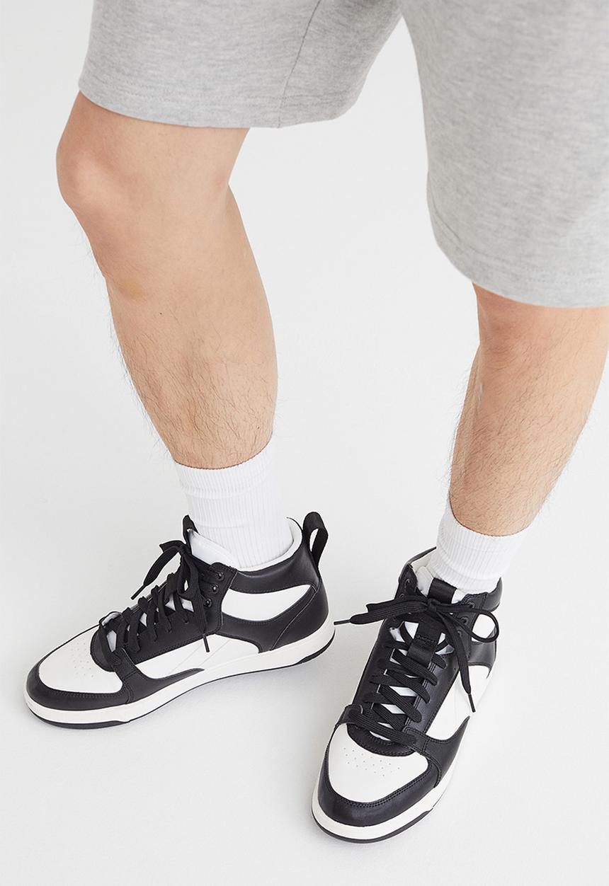 H&M - Hi-top trainers - black/white