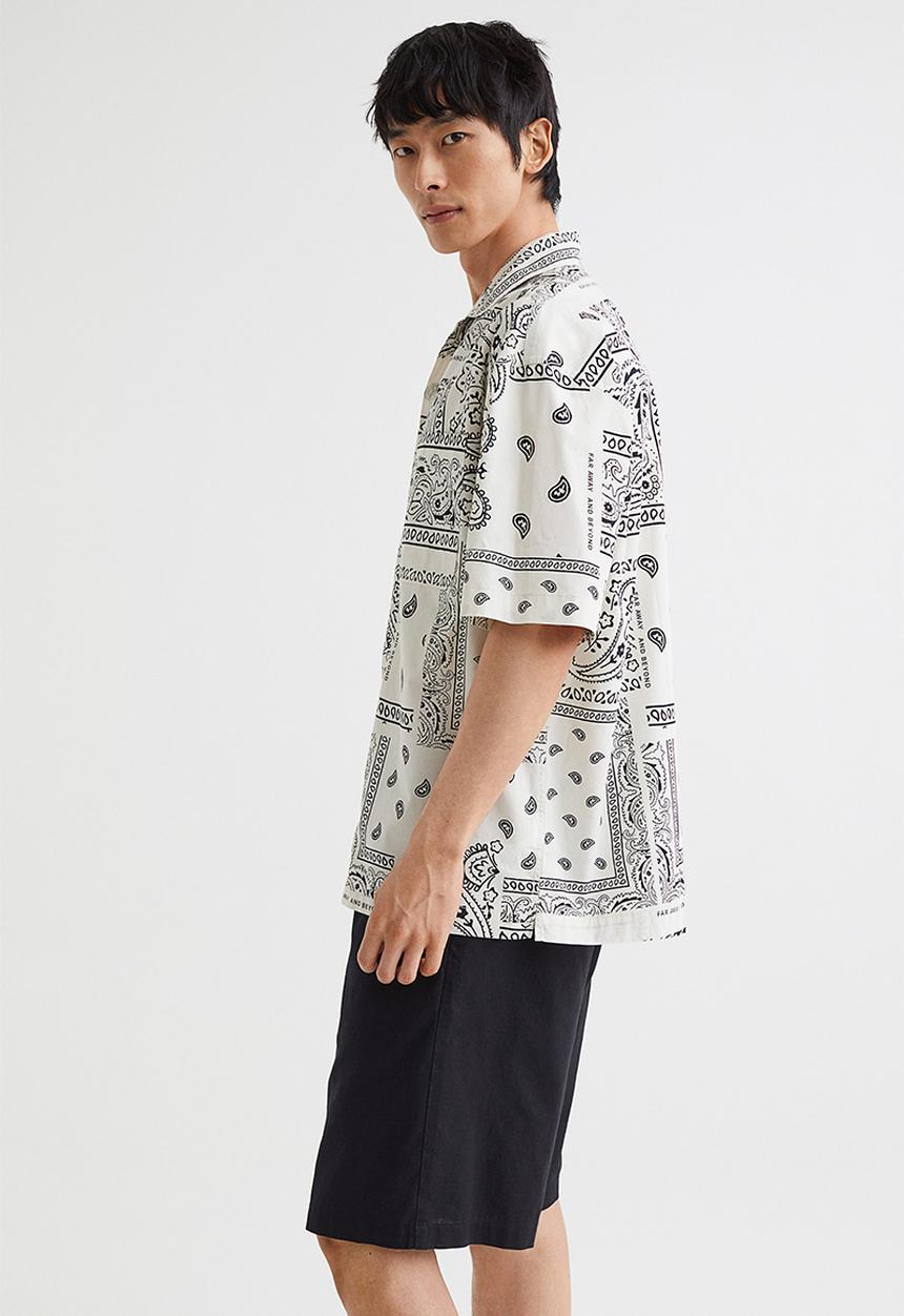 H&M - Oversized fit patterned resort shirt - white/paisley-patterned