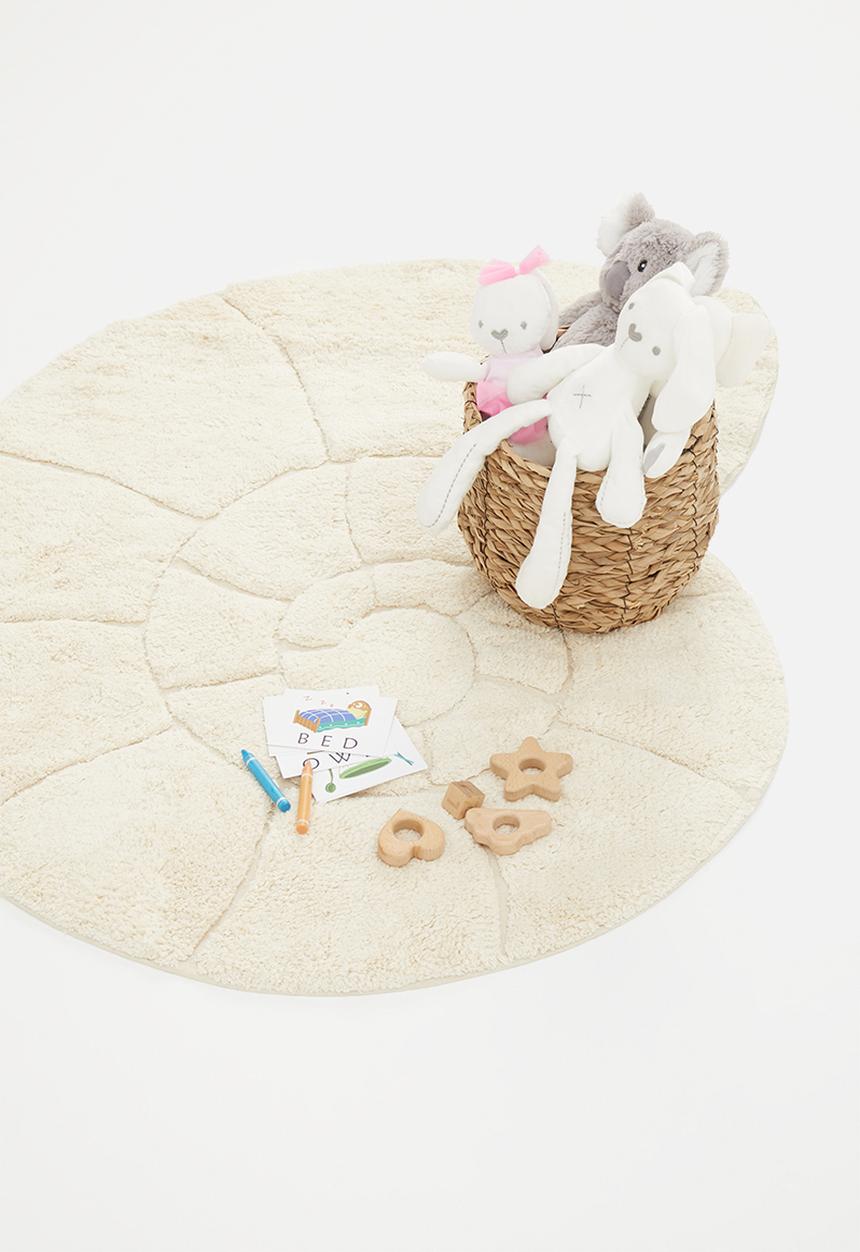 Sixth Floor - Shell rug - natural