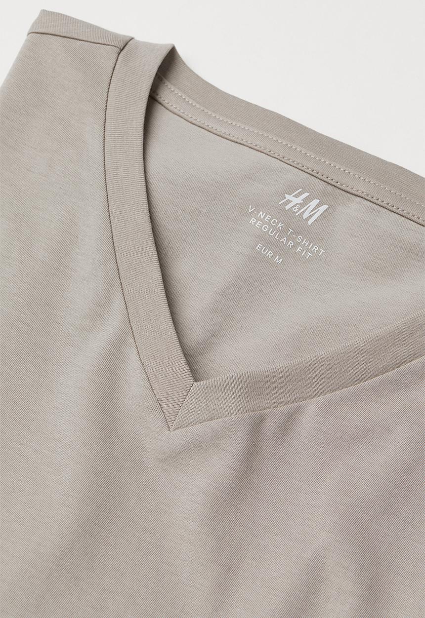 H&M - Regular fit v-neck T-shirt - greige