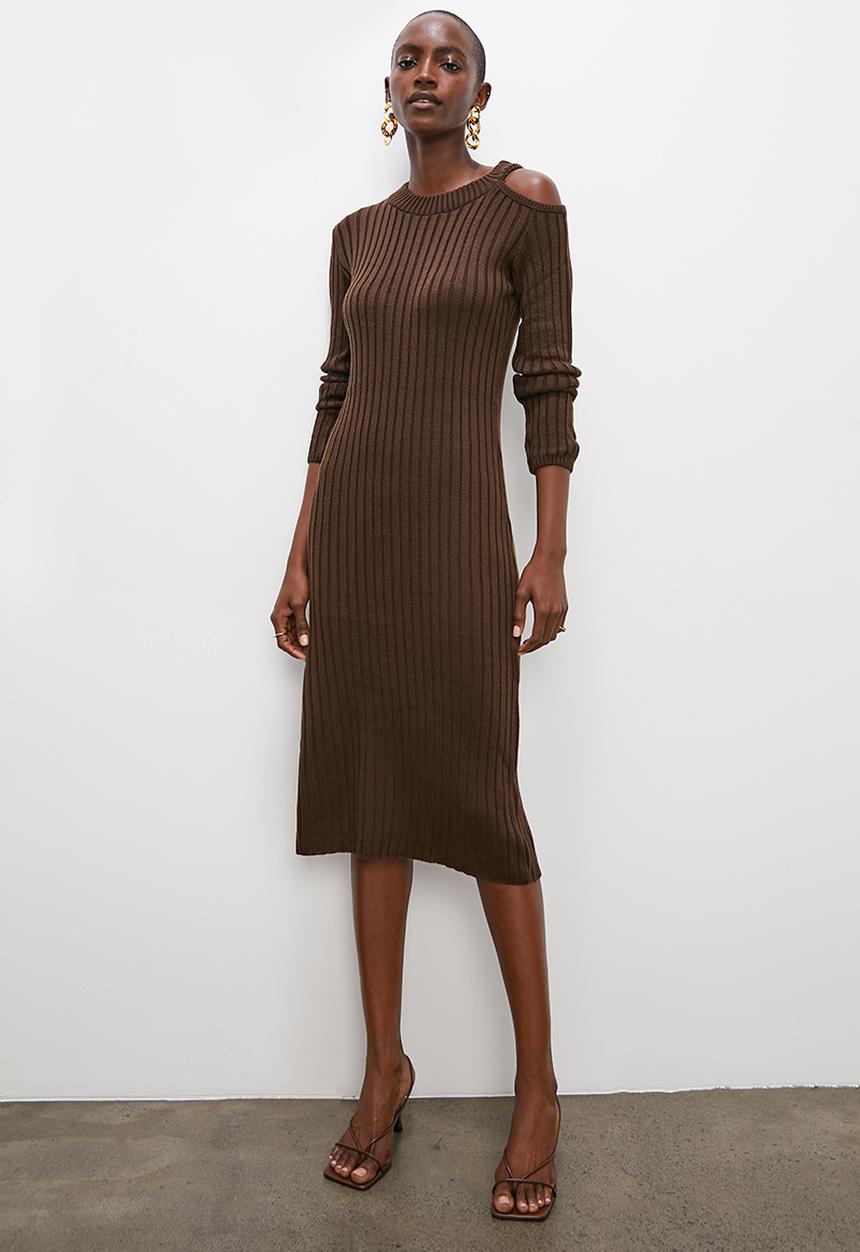 Superbalist - Cut away shoulder column knitwear dress - brown