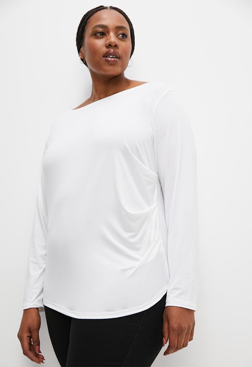 edit Plus - Slant sleeve side gather tee - ecru