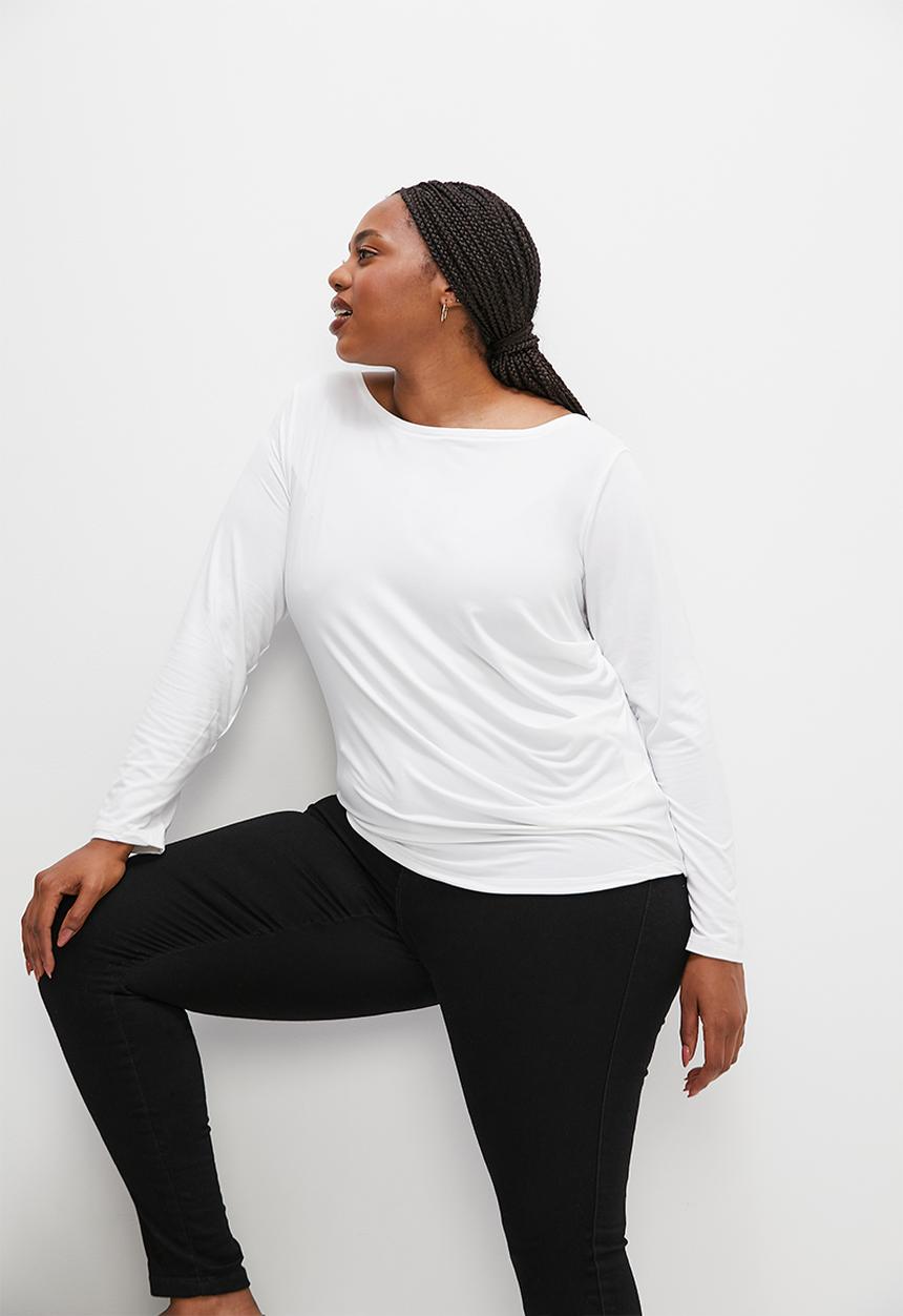 edit Plus - Slant sleeve side gather tee - ecru