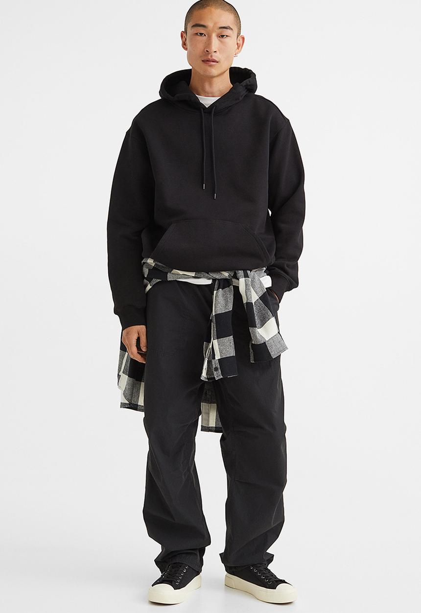 H&M - Relaxed fit belted trousers - black