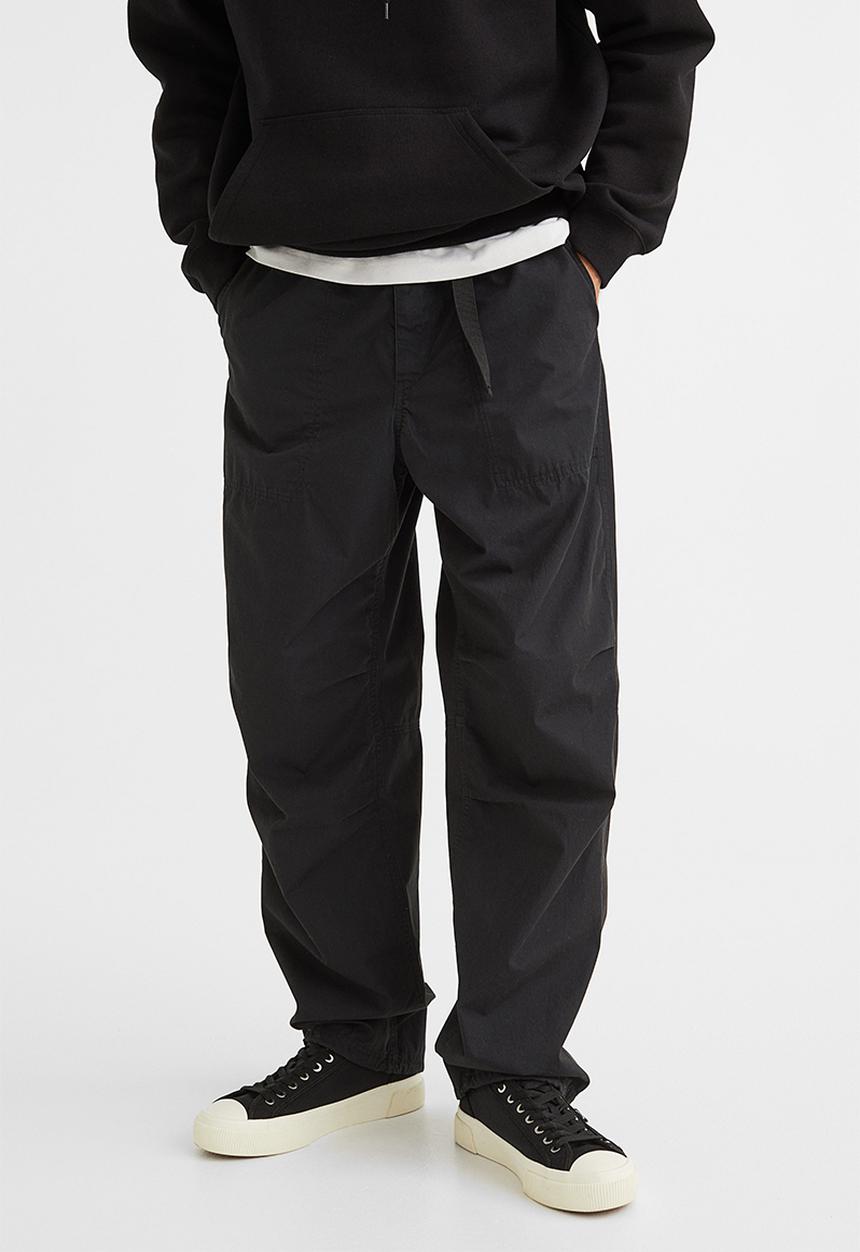 H&M - Relaxed fit belted trousers - black