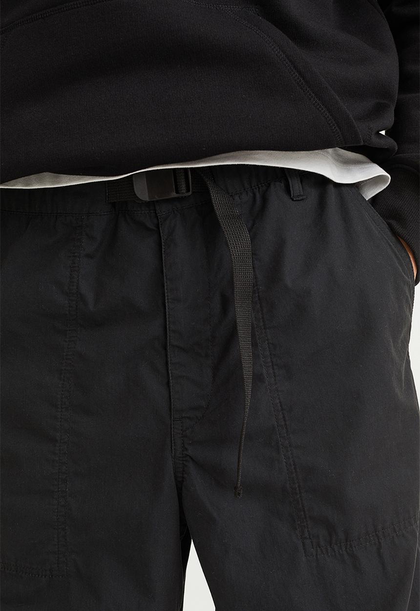 H&M - Relaxed fit belted trousers - black