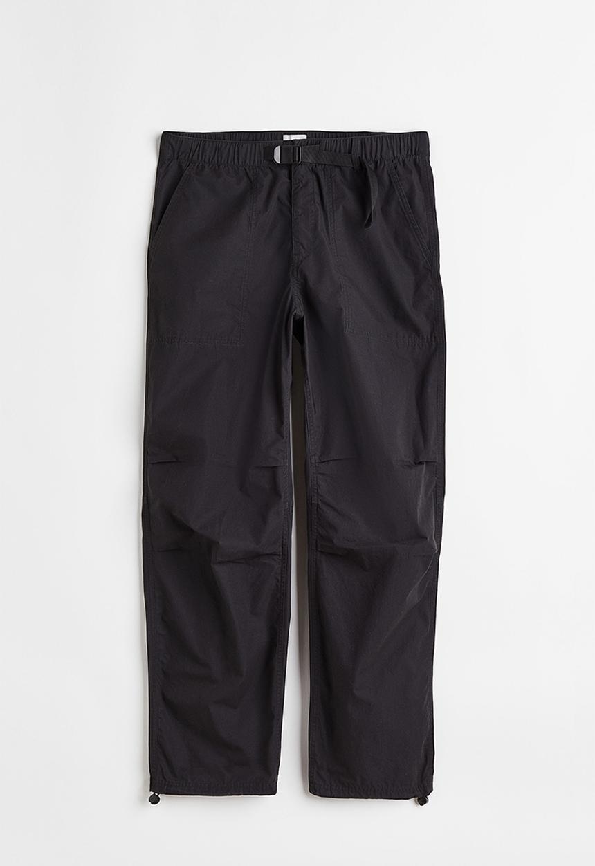 H&M - Relaxed fit belted trousers - black